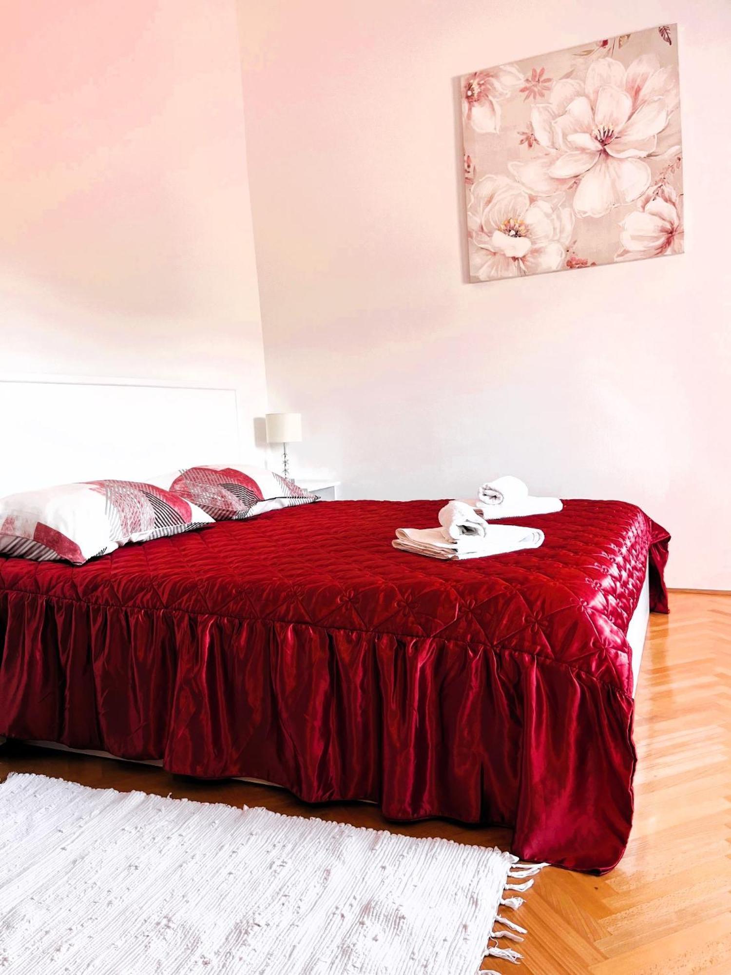 Apartment And Rooms Milak Rab Town Bagian luar foto
