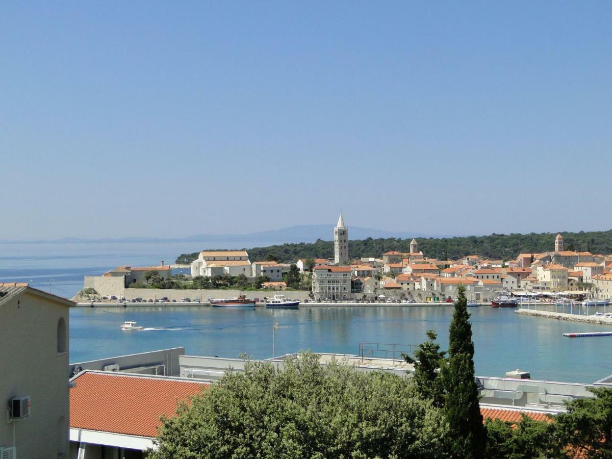 Apartment And Rooms Milak Rab Town Bagian luar foto