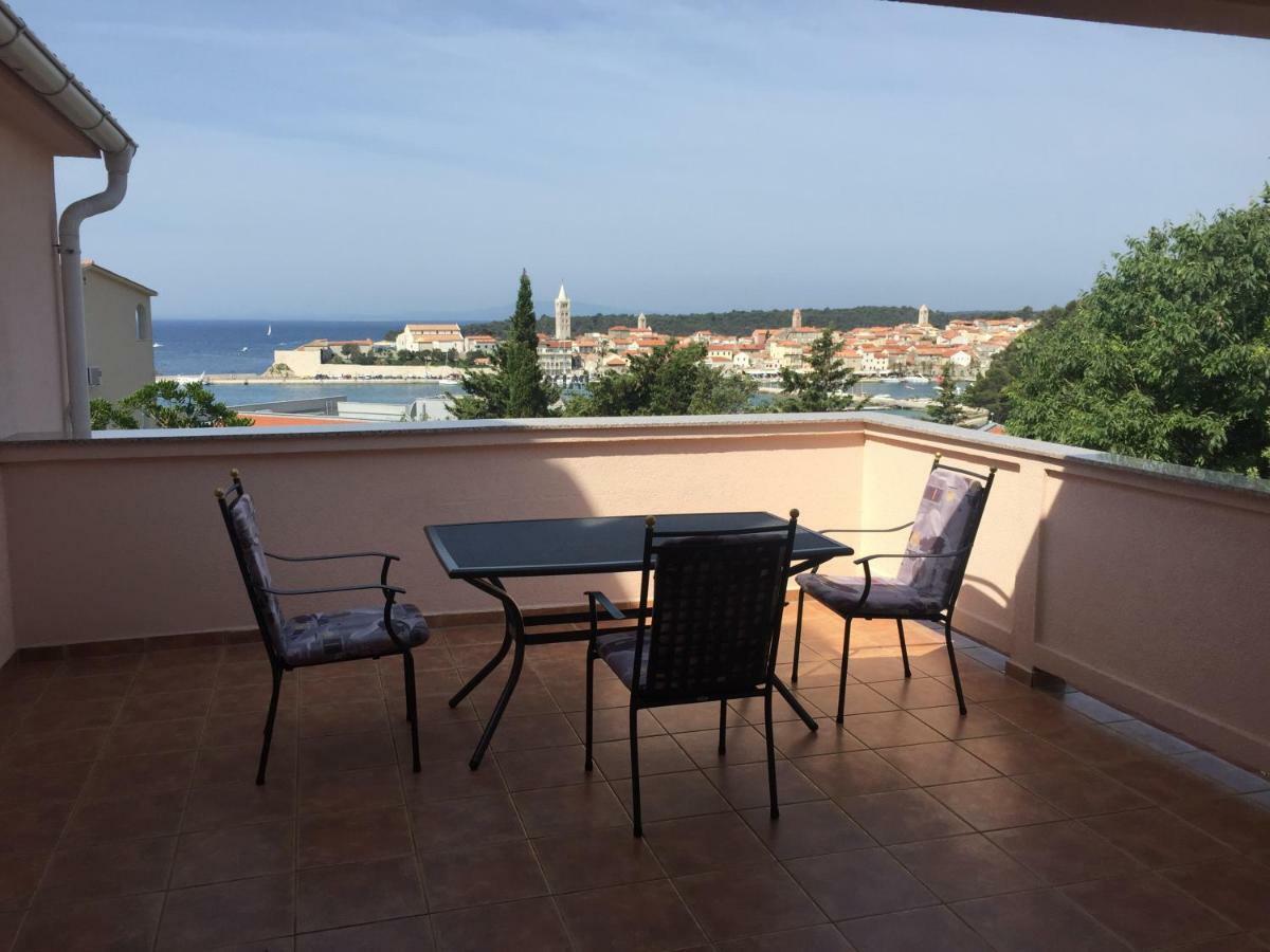 Apartment And Rooms Milak Rab Town Bagian luar foto