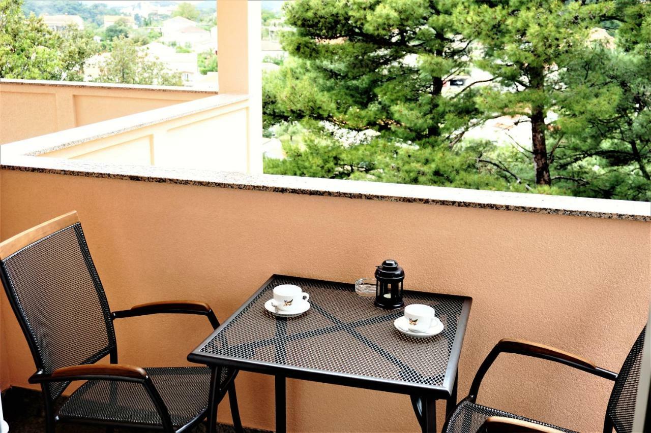 Apartment And Rooms Milak Rab Town Bagian luar foto