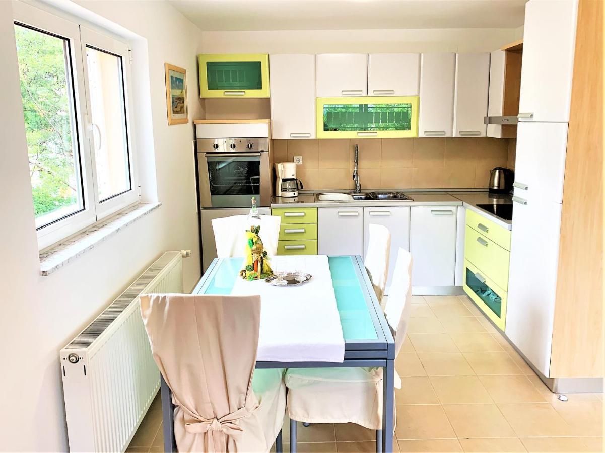 Apartment And Rooms Milak Rab Town Bagian luar foto