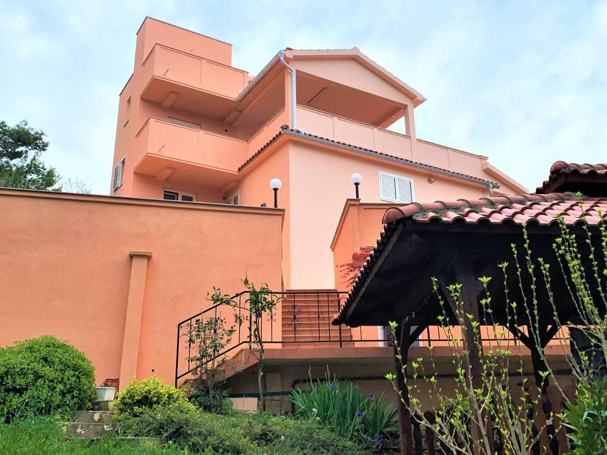 Apartment And Rooms Milak Rab Town Bagian luar foto